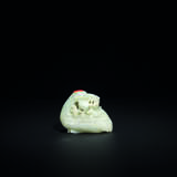 A FINELY-CARVED WHITE JADE `CRANE AND PEACH` BOX AND COVER - Foto 2