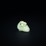 A FINELY-CARVED WHITE JADE `CRANE AND PEACH` BOX AND COVER - photo 3