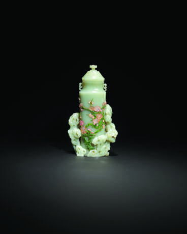 AN INLAID GREENISH-WHITE JADE VASE AND COVER - photo 1