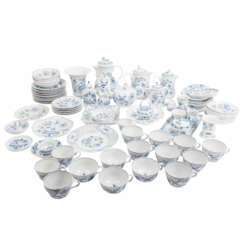 MEISSEN 75 service pieces 'Zwiebelmuster', mostly 1st choice, 20th c.