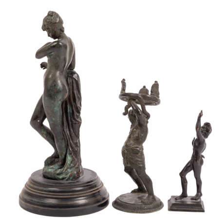 GÖRLING, FELIX et al. 20th c. Convolute of 3 figures: a female nude and two antique bronze replicas, - фото 2