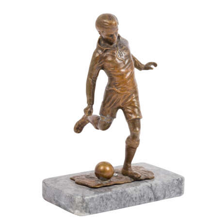 SCULPTURER of the 20th century, "soccer player". - фото 1