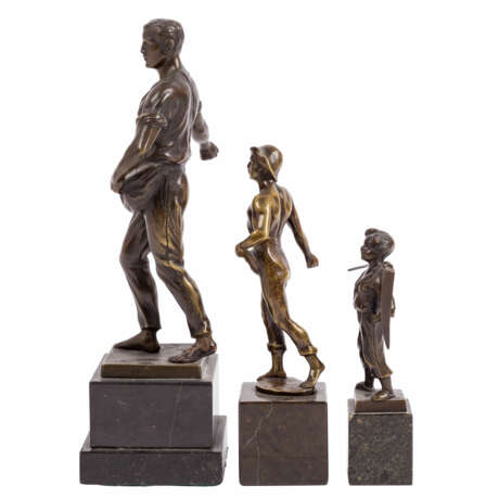 IFFLAND, FRANZ, u.a. 19th/20th c., mixed lot of 3 bronze figures at agricultural activity, - фото 2