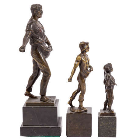 IFFLAND, FRANZ, u.a. 19th/20th c., mixed lot of 3 bronze figures at agricultural activity, - фото 4