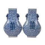 Pair of blue and white vases. CHINA. - Foto 1