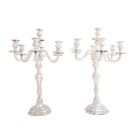 GERMAN Pair of large silver candlesticks, 7-flame, 800, 20th c. - Foto 1