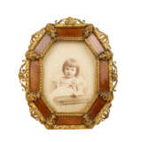 Mixed lot of SMALL ANTIQUITIES: picture frame and paperweight, each end 19th c., - photo 2