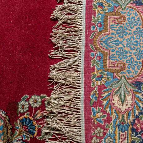 Oriental carpet. KIRMAN ROYAL/PERSIA, 1970s, 423x312 cm. - photo 4