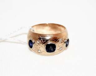 Ring with sapphires and diamonds