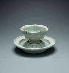 A VERY RARE YAOZHOU FLORAL-FORM STEM CUP AND CUP STAND