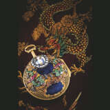 ANDRIES VERMEULEN. AN EXTREMELY FINE AND HIGHLY IMPORTANT CHINESE ROYAL QUARTER REPEATING 22K PINK GOLD, LAPIS LAZULI, RUBY, EMERALD AND DIAMOND-SET PAIR CASED WATCH WITH ENAMEL MINIATURE, MADE FOR THE EMPEROR QIANLONG (1711-1799) - Foto 1