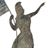 A MOLDED ZINC AND COPPER GODDESS OF LIBERTY WEATHERVANE - Foto 3
