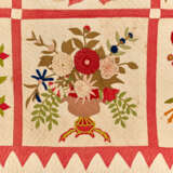 A COTTON PIECED AND APPLIQUED ALBUM QUILT - фото 4
