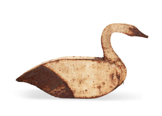 A LARGE PAINTED WOOD AND TIN SWAN - фото 1