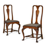 A PAIR OF QUEEN ANNE MAPLE SIDE CHAIRS - фото 1