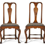 A PAIR OF QUEEN ANNE MAPLE SIDE CHAIRS - Foto 2