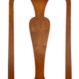 A PAIR OF QUEEN ANNE MAPLE SIDE CHAIRS - фото 3