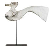 A CARVED AND PAINTED GULL WEATHERVANE - Foto 1
