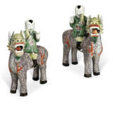 A LARGE PAIR OF CHINESE EXPORT PORCELAIN FAMILLE VERTE BOYS RIDING QILIN - фото 1