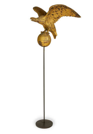 A MOLDED AND GILDED COPPER EAGLE WEATHERVANE - фото 2