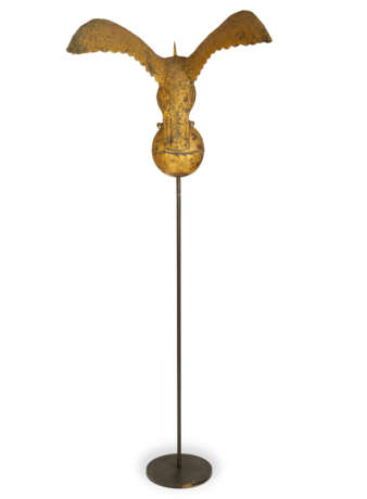 A MOLDED AND GILDED COPPER EAGLE WEATHERVANE - фото 4