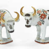 A PAIR OF CHINESE EXPORT PORCELAIN OXEN - photo 3