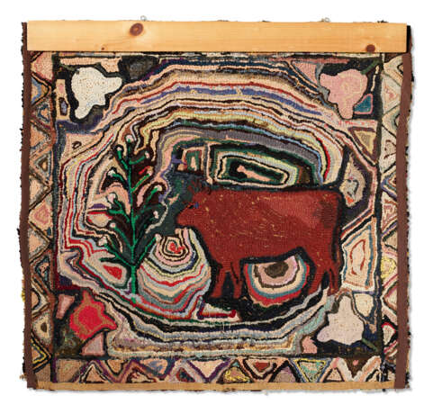 A COTTON HOOKED RUG DEPICTING A COW - Foto 2