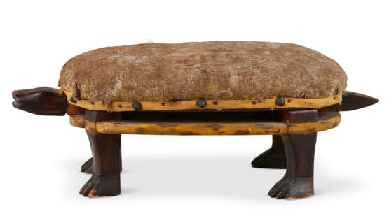 AN UPHOLSTERED AND PAINTED MAPLE FOOTREST IN THE FORM OF A TURTLE - photo 4