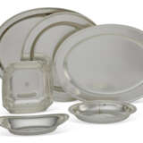 A SUITE OF AMERICAN SILVER SERVING WARES - Foto 1