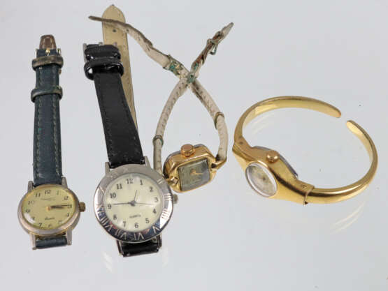 4 Damen Armbanduhren - фото 1