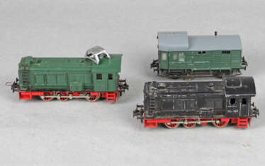 TRIX Express 2 Loks und Waggon H0