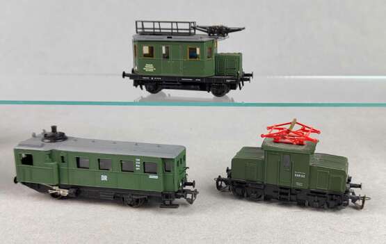 2 Modellbahn Loks und Wagen Spur TT - Foto 1