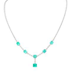 Necklace set with 6 emeralds of total ca. 4,1 ct,