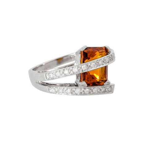 Ring with octagonal citrine and diamonds of total approx. 0.2 ct, - photo 1