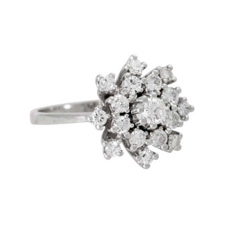 Ring with 17 diamonds total ca. 0,9 ct, - Foto 1