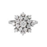 Ring with 17 diamonds total ca. 0,9 ct, - Foto 2
