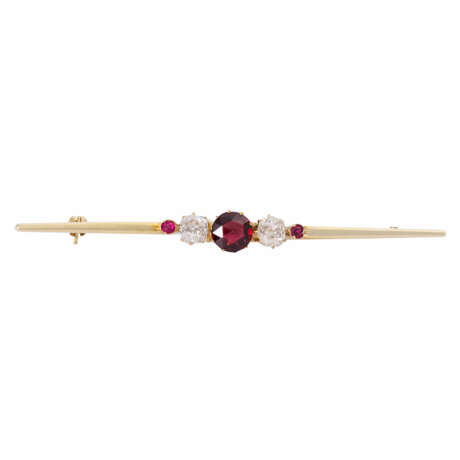 Bar brooch with garnet rose, 2 old-cut diamonds together ca. 0,7 ct, - Foto 1