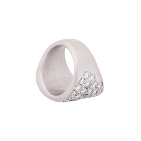 GÜNTER KRAUSS ring with ca. 72 diamonds total ca. 4,2 ct, - фото 5