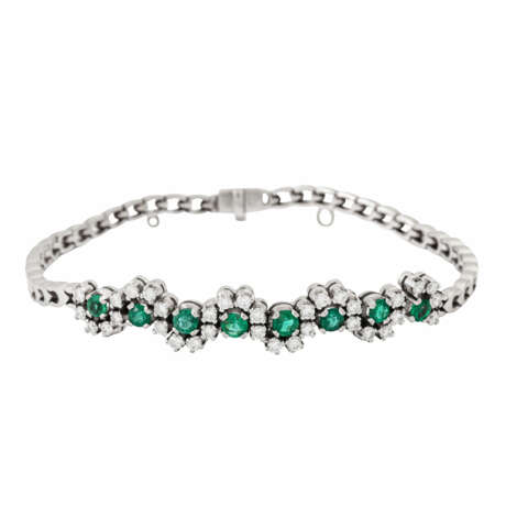 Bracelet with 8 emeralds total ca. 1, 09 ct and diamonds total ca. 1,35 ct, - фото 1