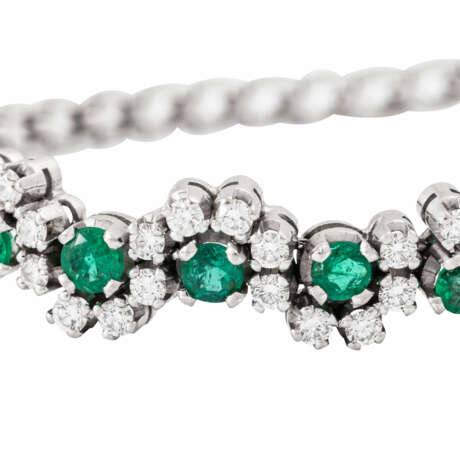 Bracelet with 8 emeralds total ca. 1, 09 ct and diamonds total ca. 1,35 ct, - фото 6