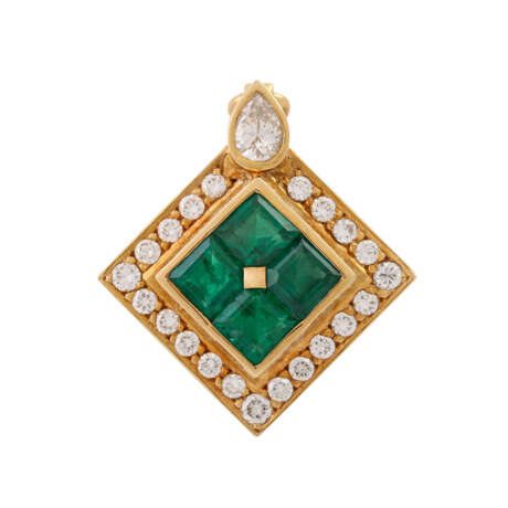 Fine clip pendant with 4 emerald carrÃ©s and diamonds total approx. 0.5 ct, - фото 1