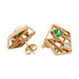 Pair of stud earrings with tsavorites and diamonds - photo 3