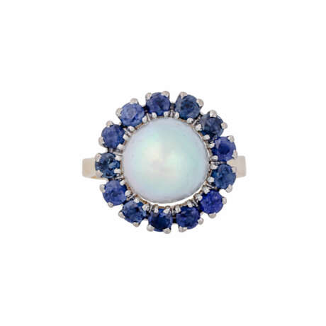 Ring with pearl surrounded by fine sapphires total ca. 1,1 ct, - фото 2