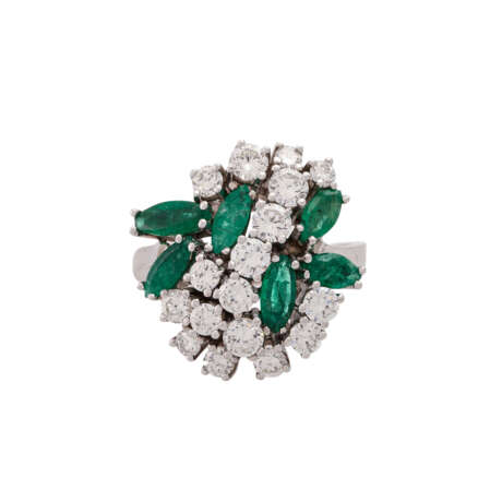 Ring with emeralds and diamonds - фото 2