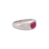 Ring with ruby cabochon and 2 diamonds - photo 1