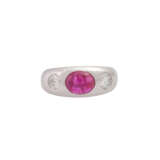 Ring with ruby cabochon and 2 diamonds - фото 2