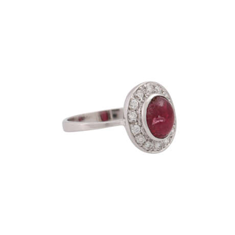 Ring with ruby cabochon and diamonds - photo 1