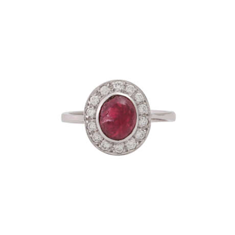 Ring with ruby cabochon and diamonds - photo 2