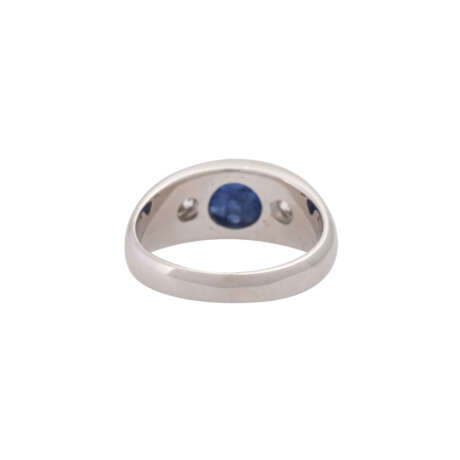 Ring with sapphire cabochon and diamonds - photo 4