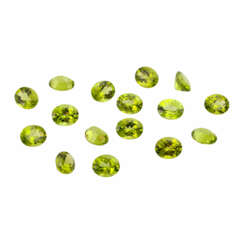 Set of 16 calibrated peridots together 46,8 ct,